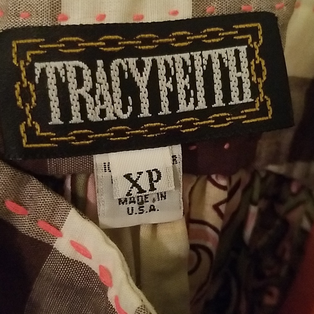Tracy Feith - Picture 2 of 2